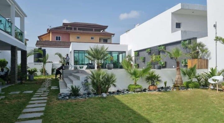 Villa rénovée, jardin
